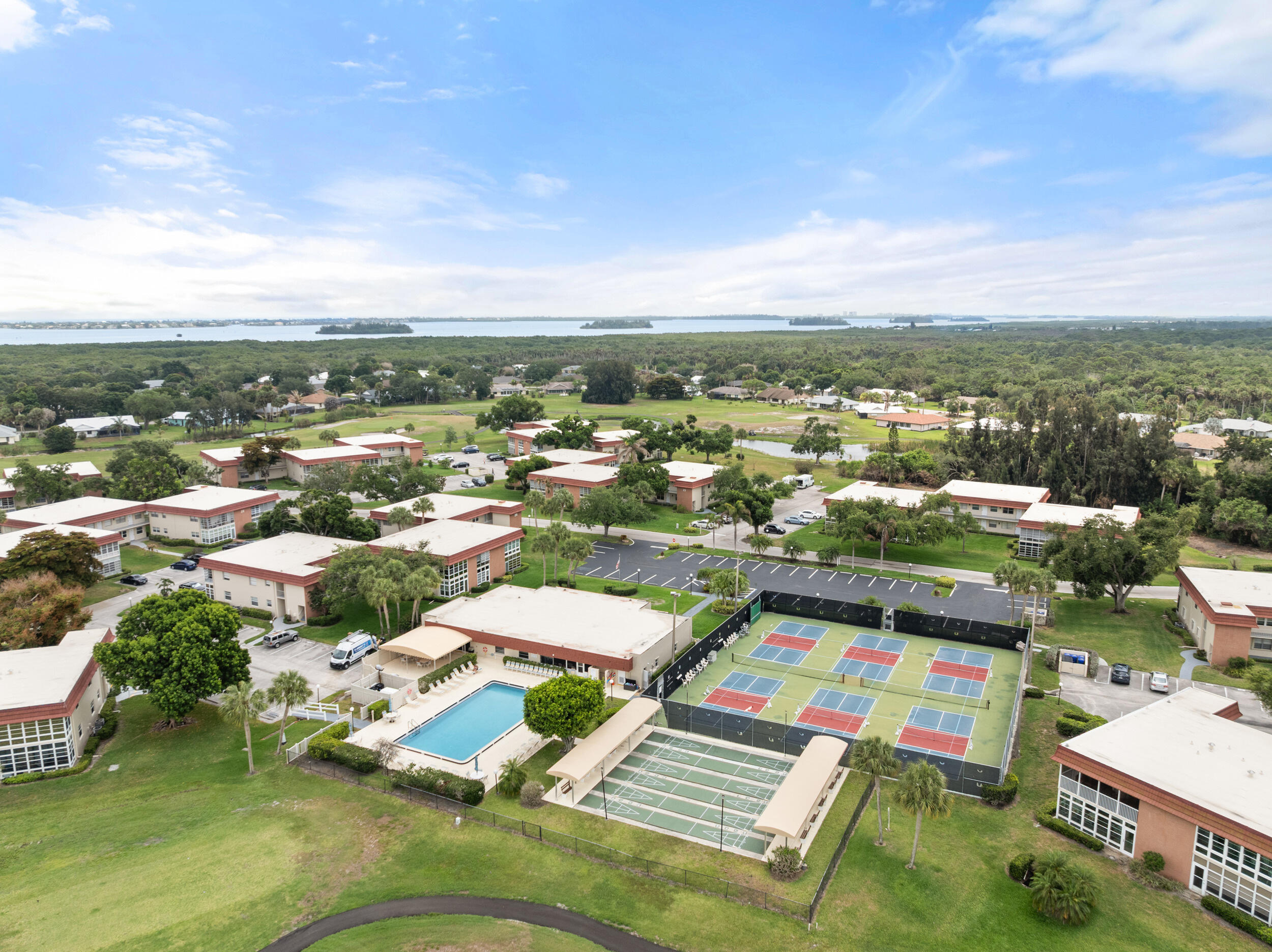 VISTA ROYALE PHASE IV BLDGS 83-111 - Residential