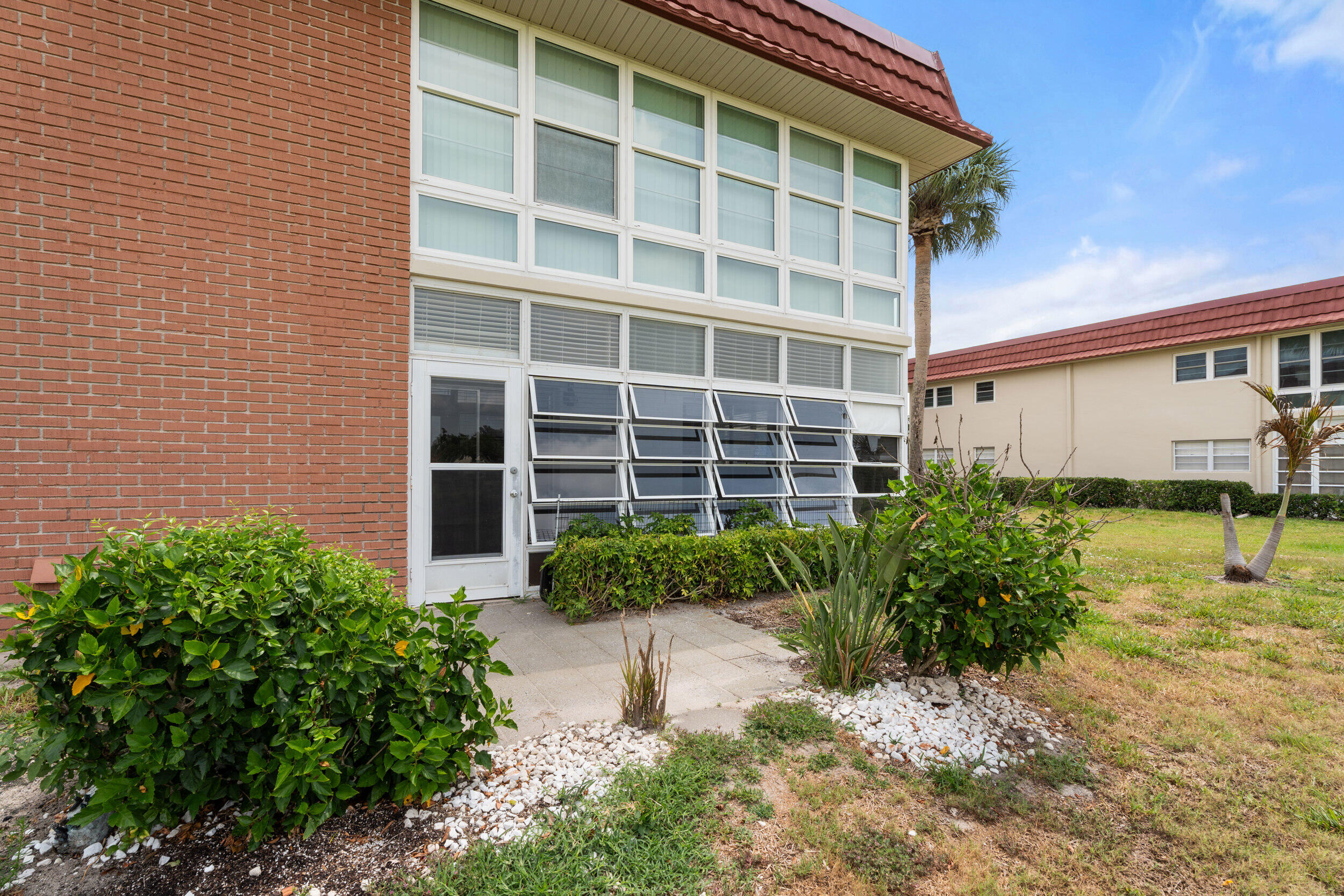 VISTA ROYALE PHASE IV BLDGS 83-111 - Residential