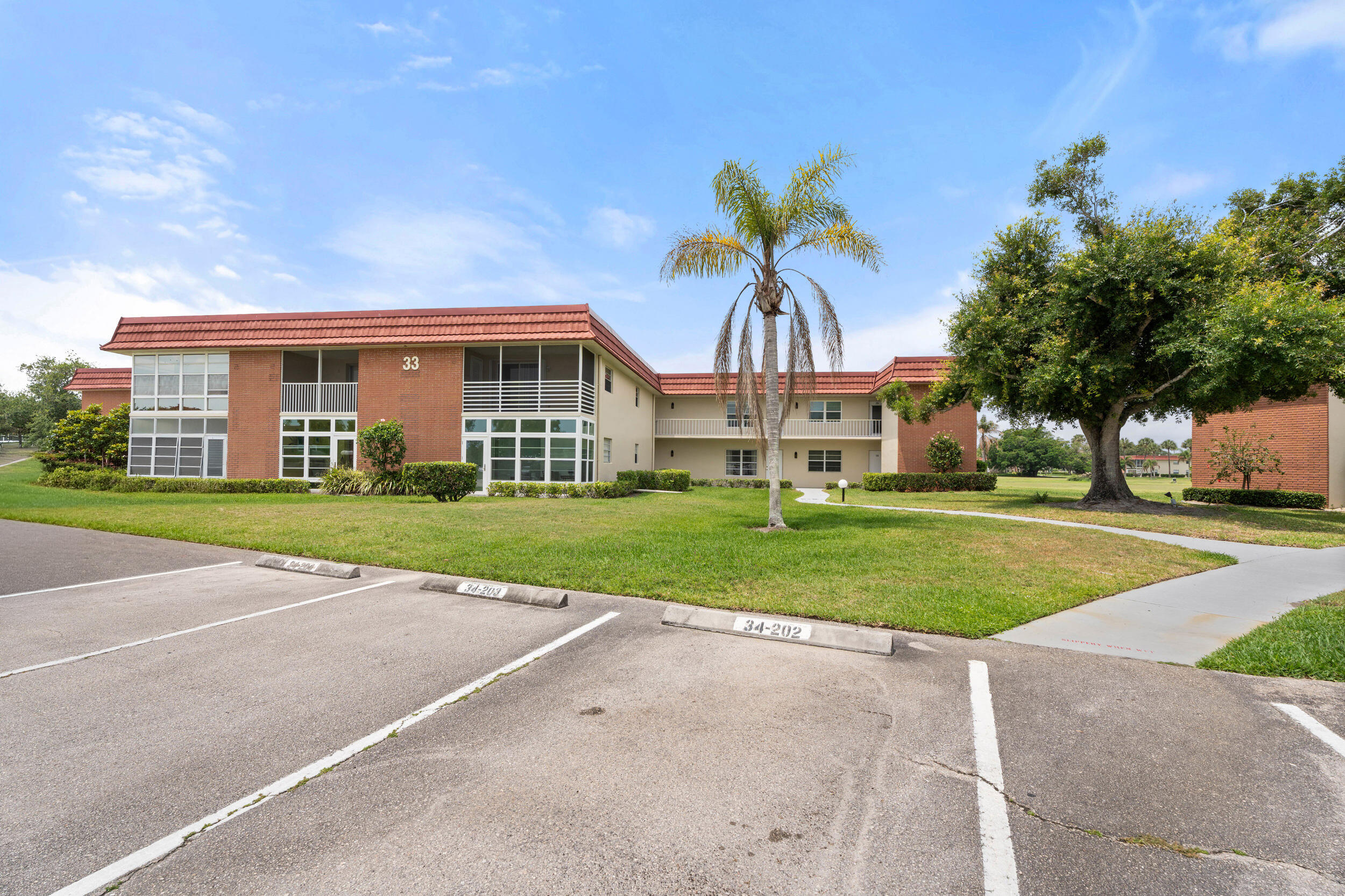 33 Pine Arbor Lane 102