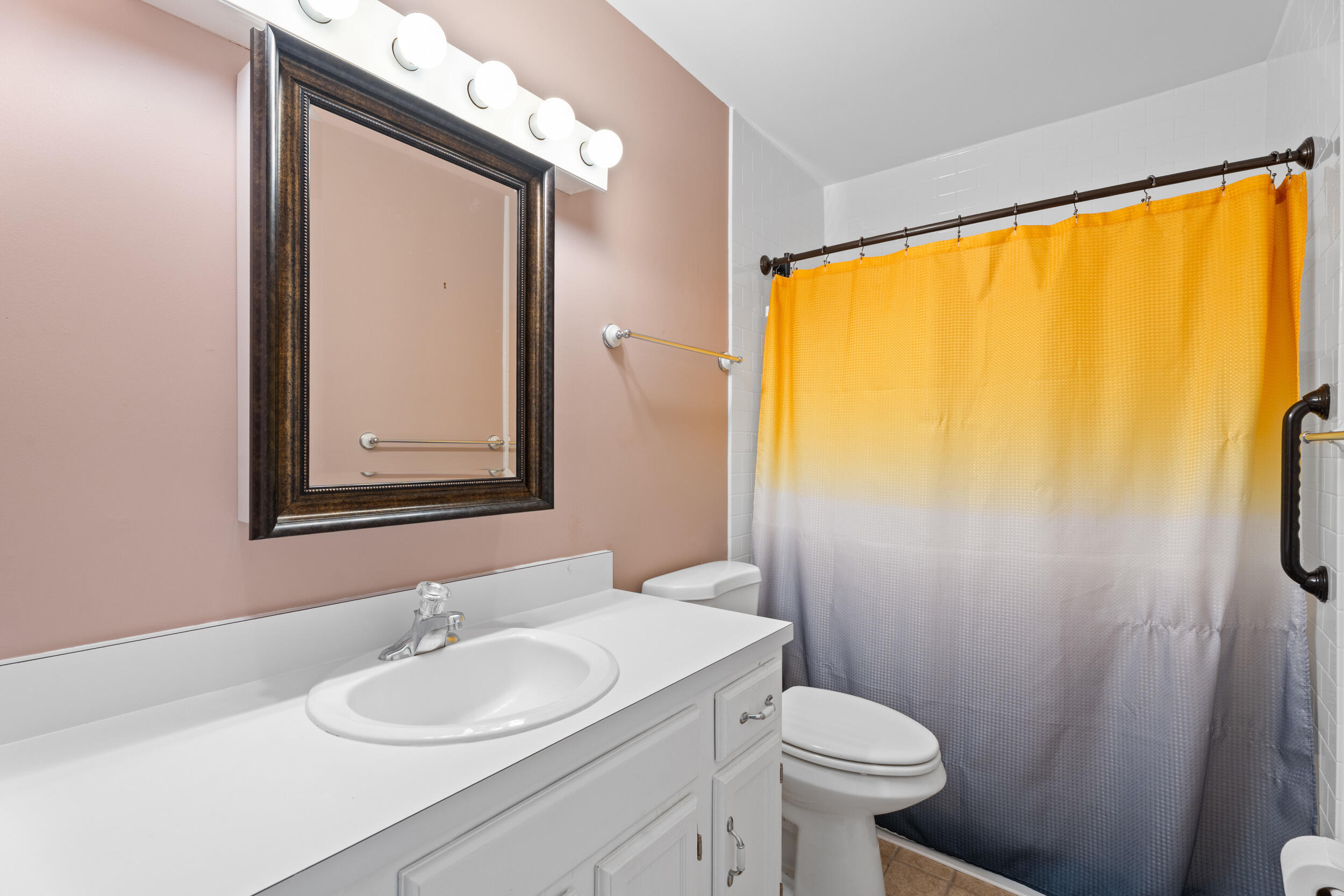 VISTA ROYALE PHASE IV BLDGS 83-111 - Residential