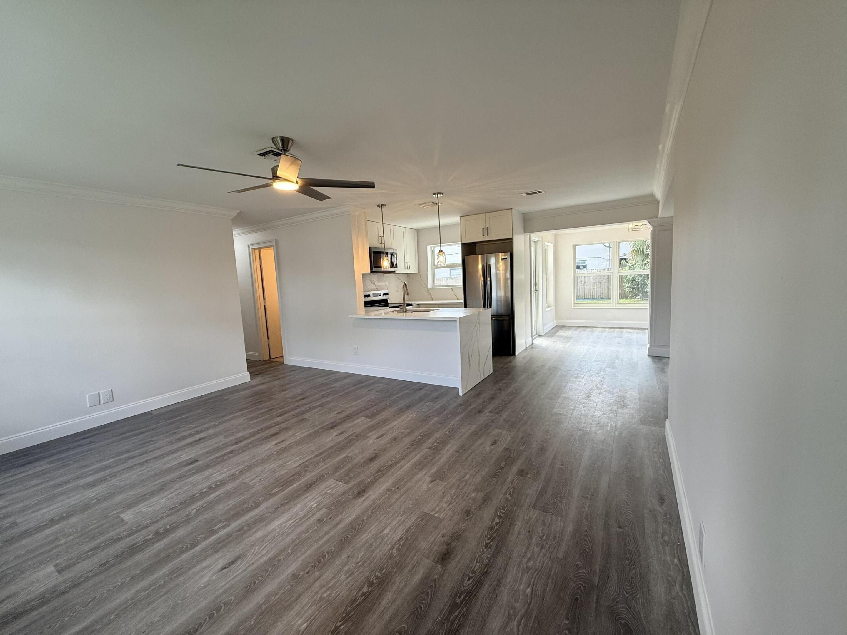 LYONS PARK FIRST ADD - Residential Lease