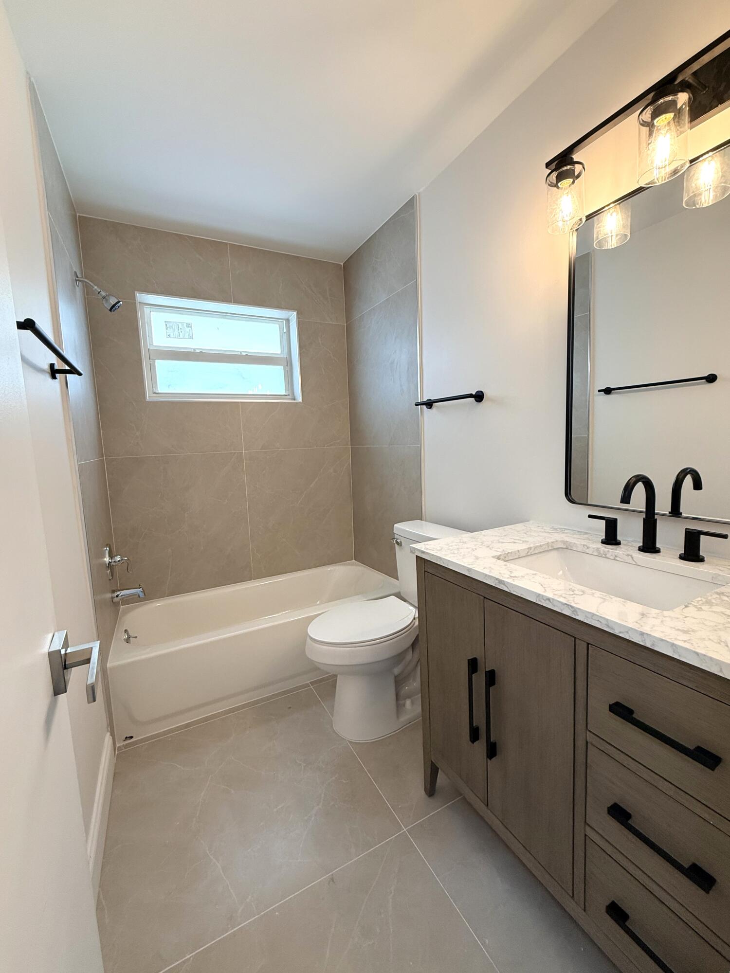 LYONS PARK FIRST ADD - Residential Lease