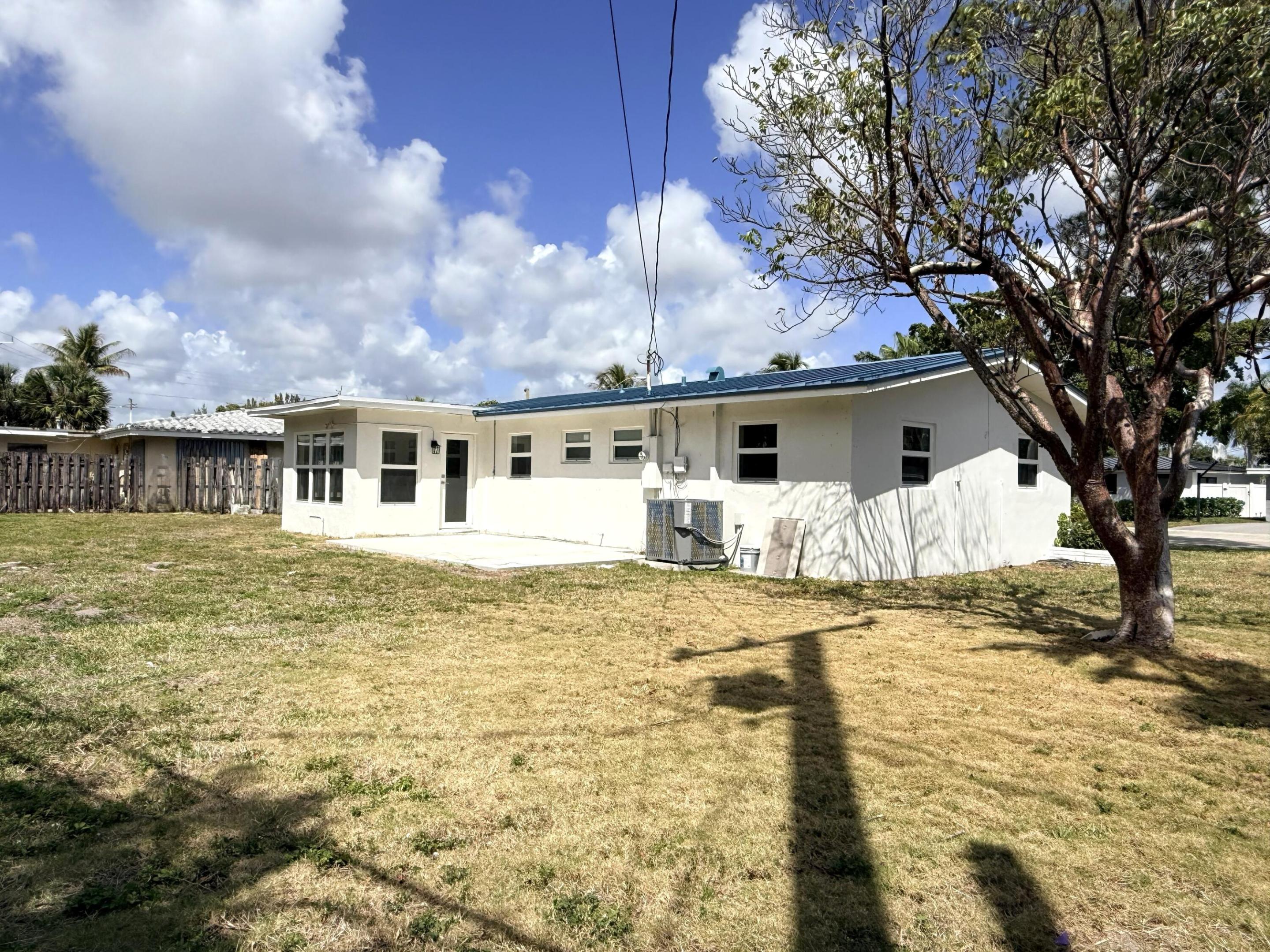 LYONS PARK FIRST ADD - Residential Lease