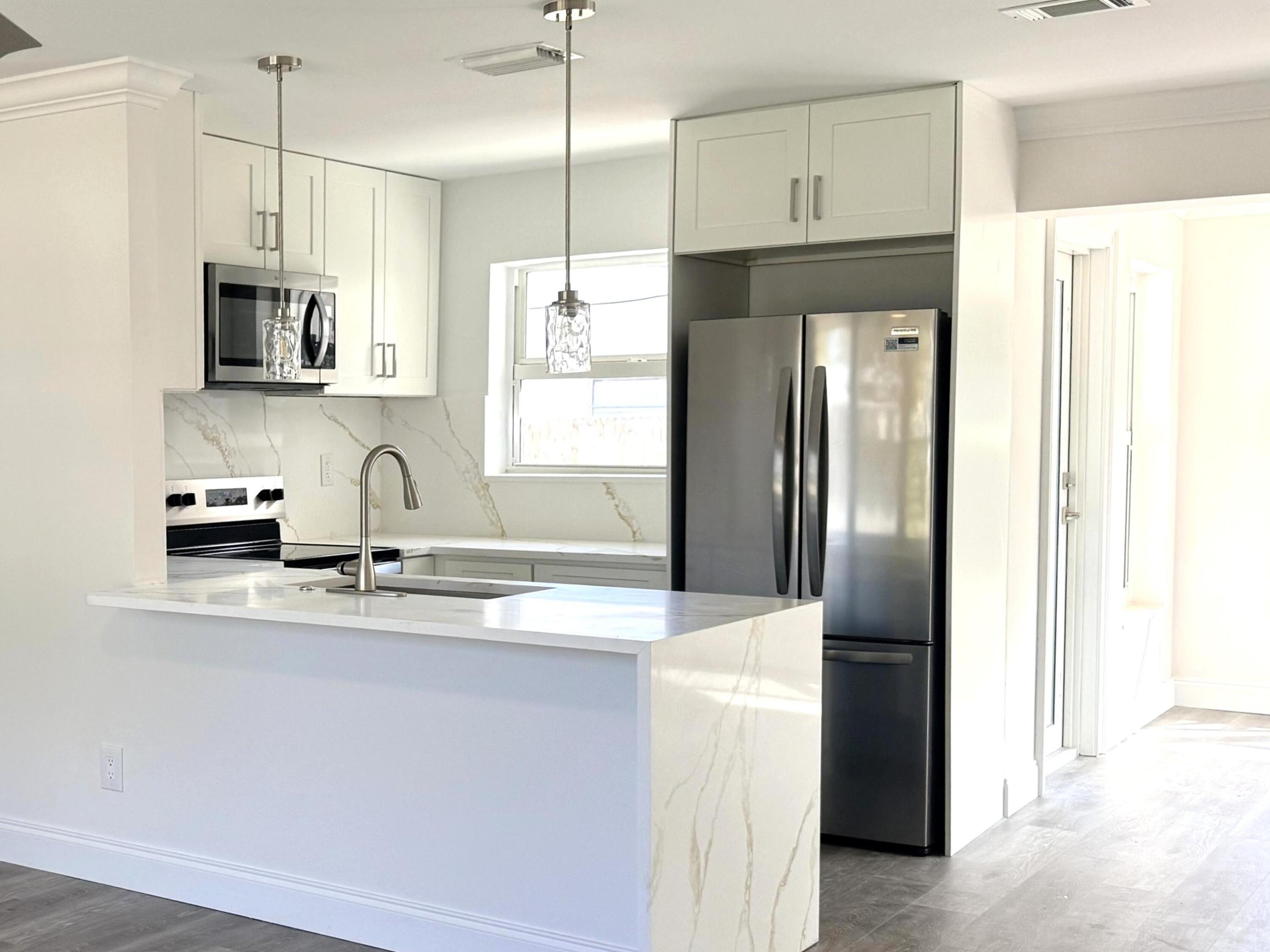 LYONS PARK FIRST ADD - Residential Lease