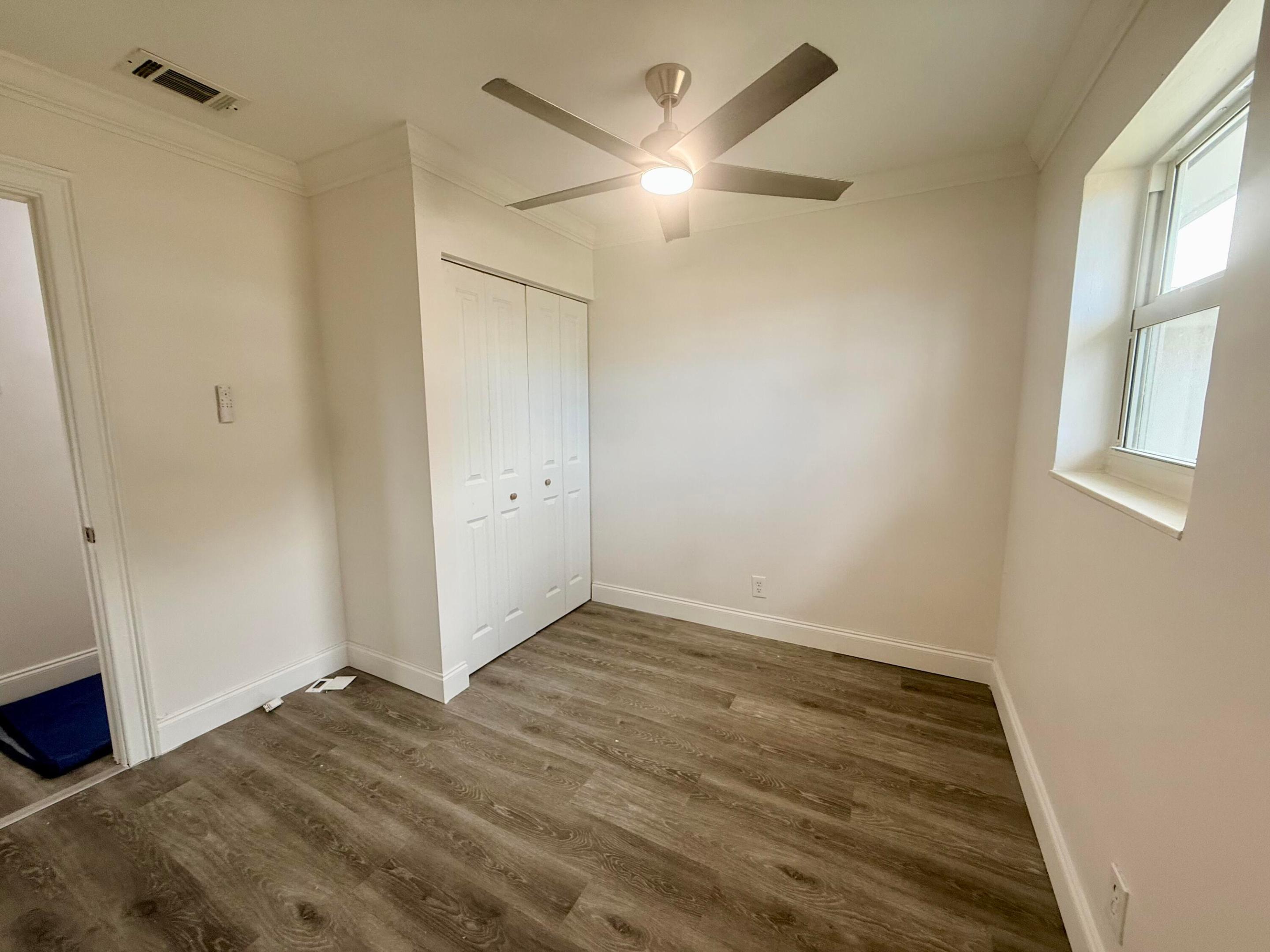 LYONS PARK FIRST ADD - Residential Lease