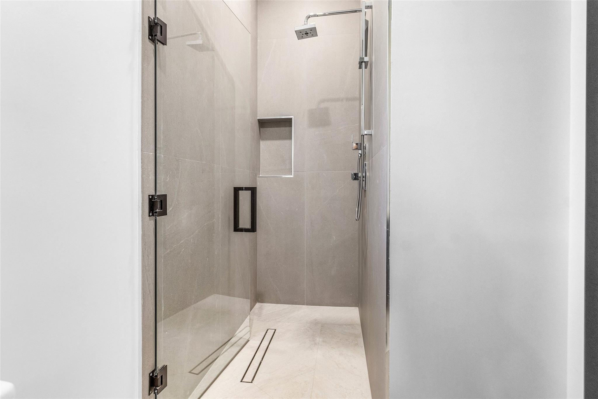 PINE TREE ESTATES - Residential