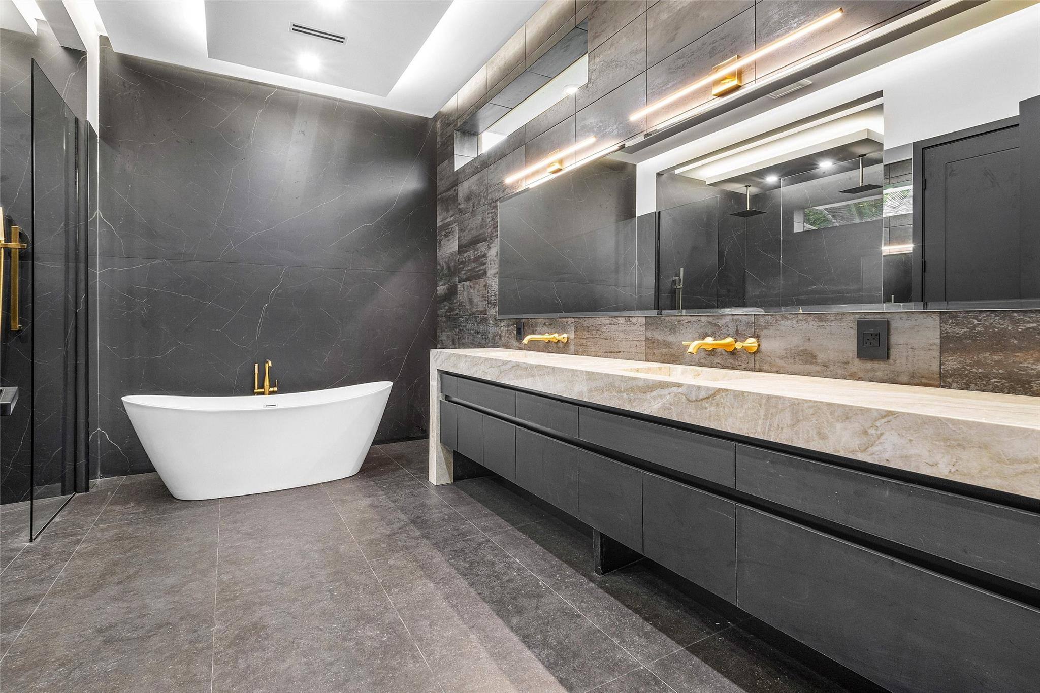 PINE TREE ESTATES - Residential