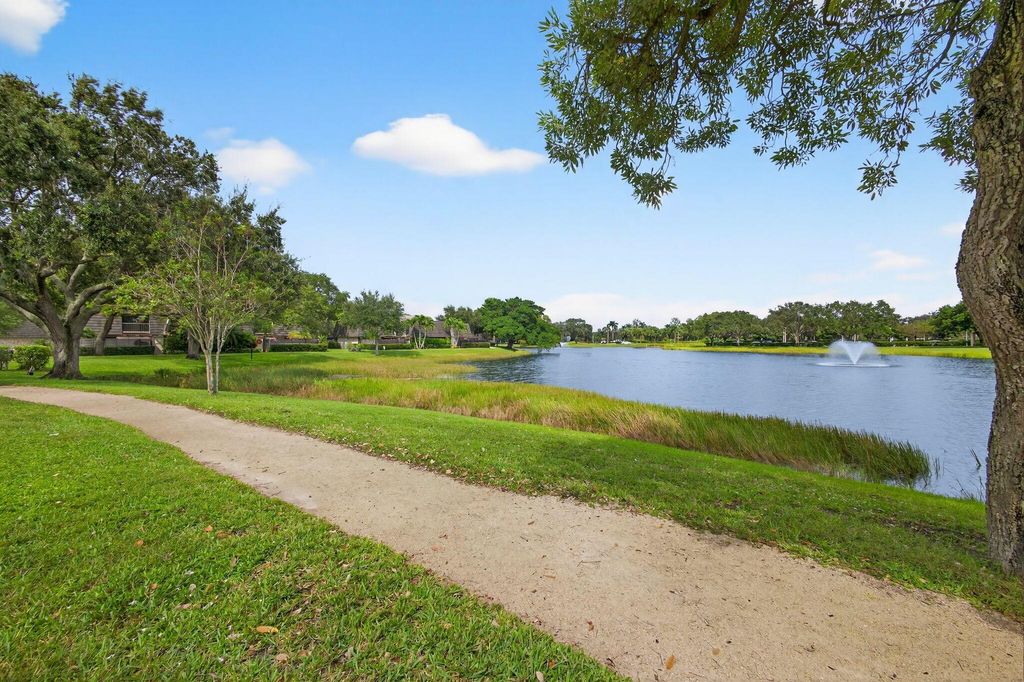 Photo of 411 4th Terrace, Palm Beach Gardens, FL 33418 (MLS # R11130851)