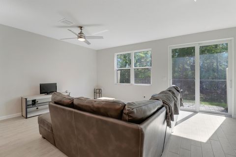 Townhouse in Stuart FL 3903 Mentmore Lane Ln 20.jpg