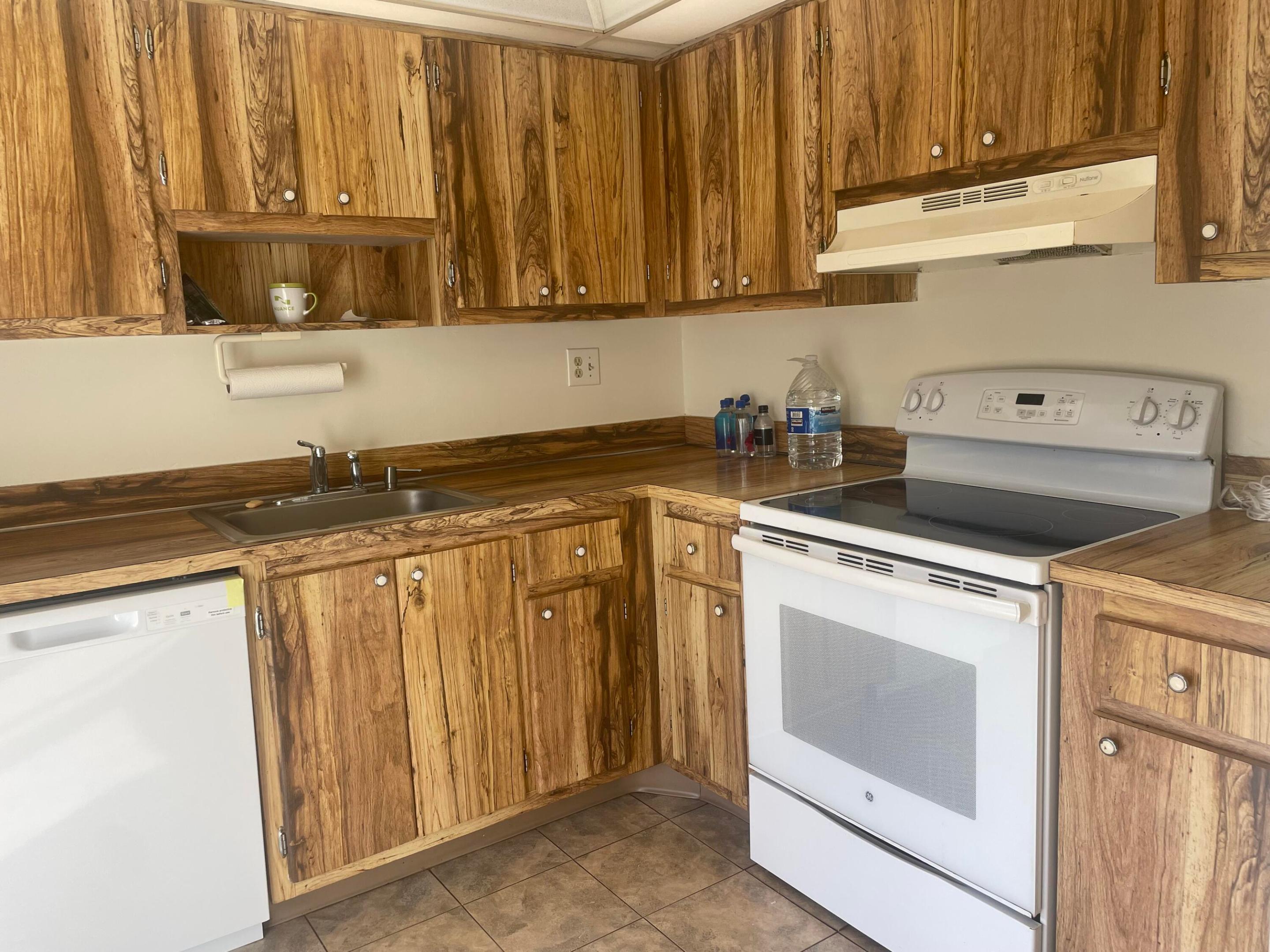 KINGS POINT CAPRI CONDOS - Residential Lease