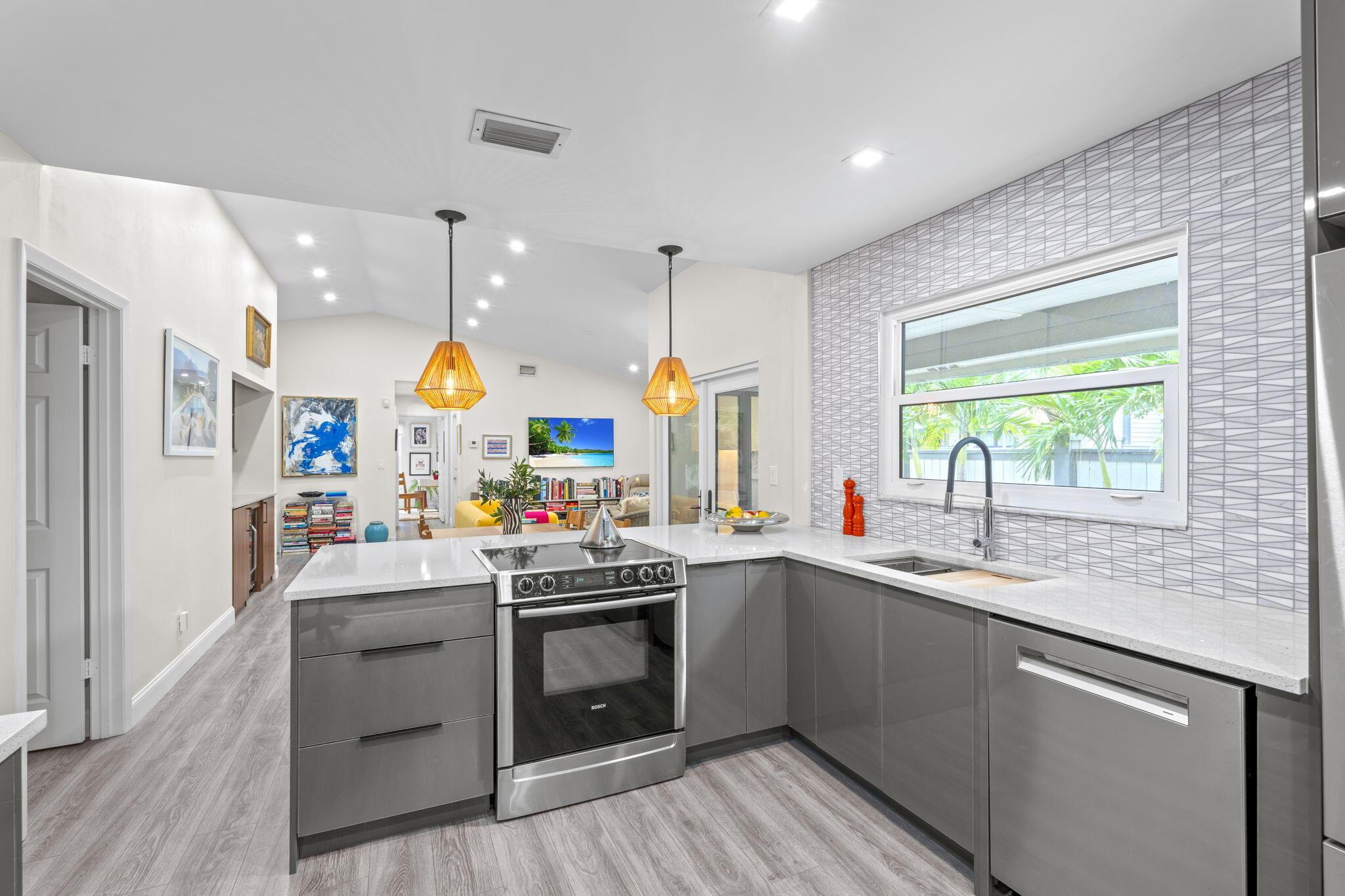 BEDFORD MEWS AT WELLINGTO - Residential Lease