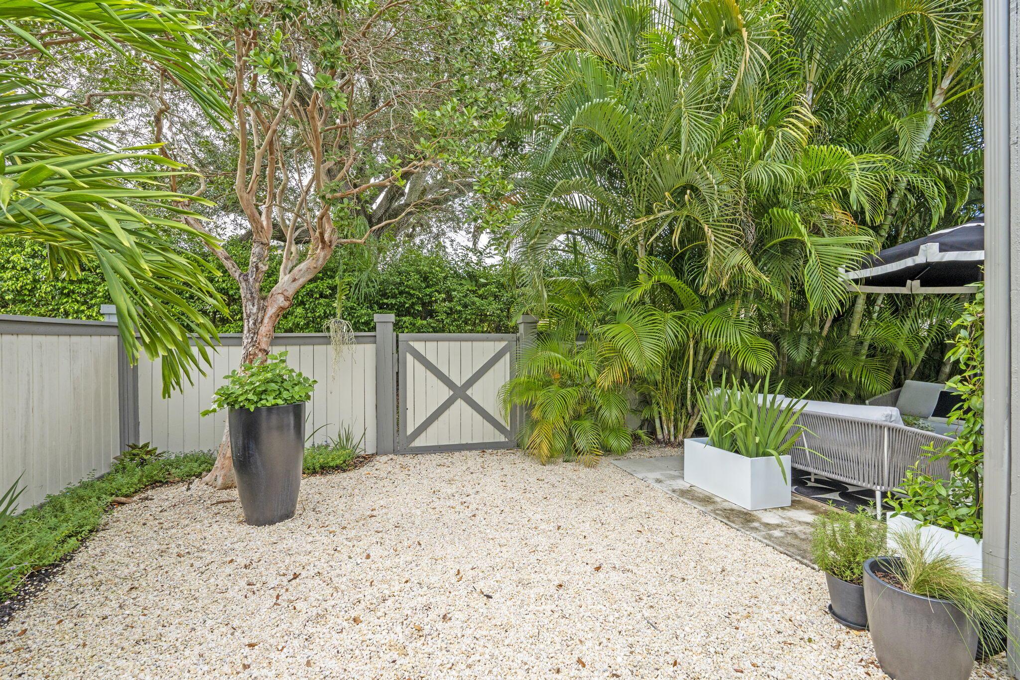 BEDFORD MEWS AT WELLINGTO - Residential Lease