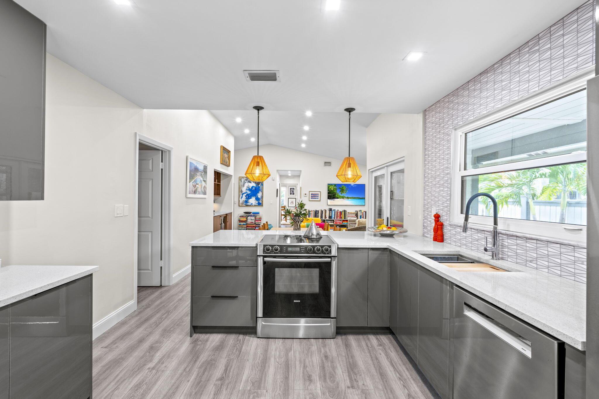 BEDFORD MEWS AT WELLINGTO - Residential Lease