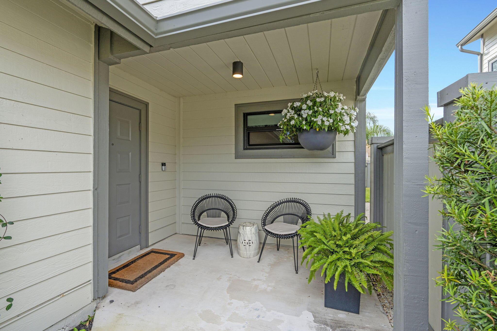 BEDFORD MEWS AT WELLINGTO - Residential Lease