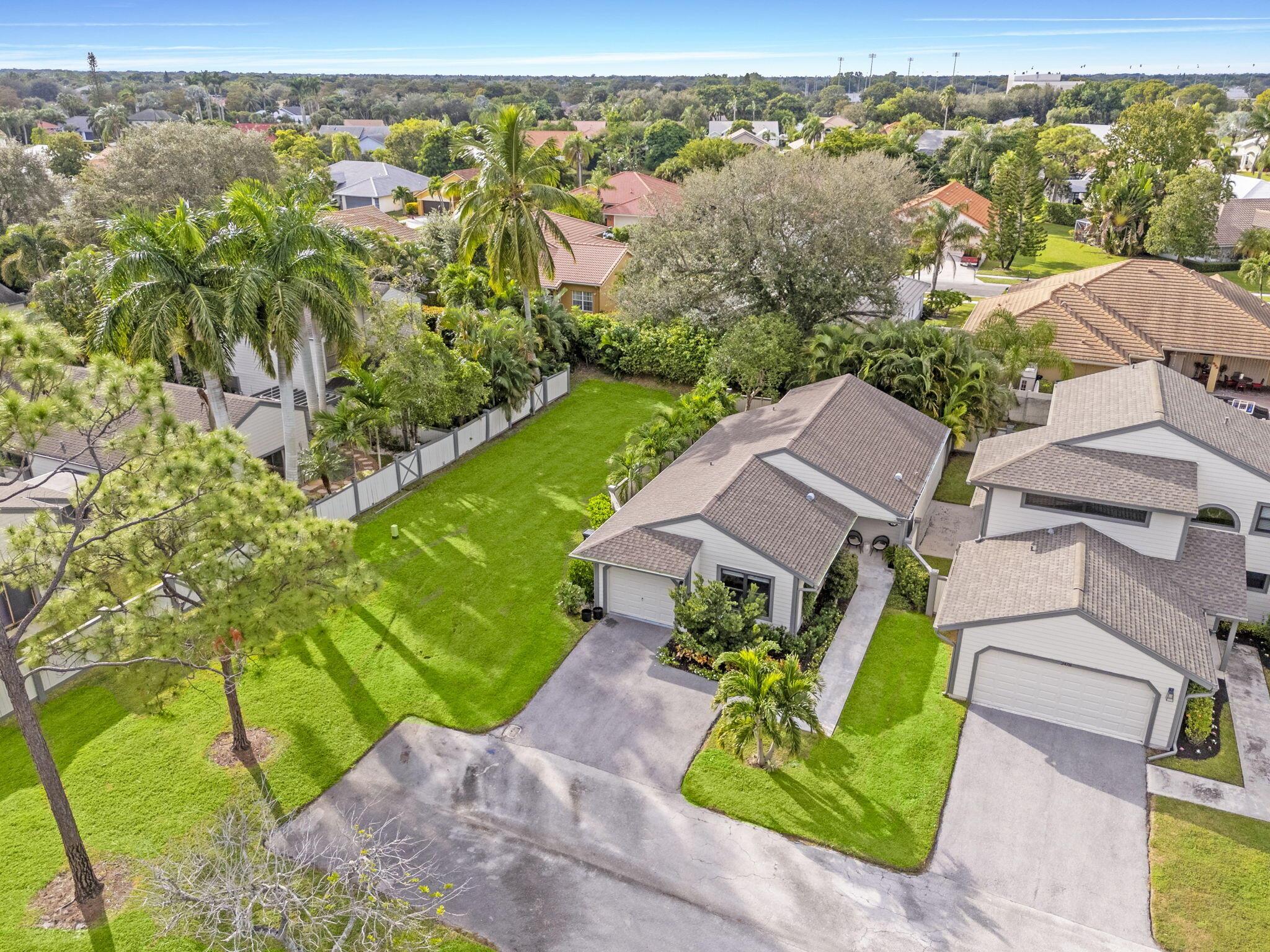 BEDFORD MEWS AT WELLINGTO - Residential Lease