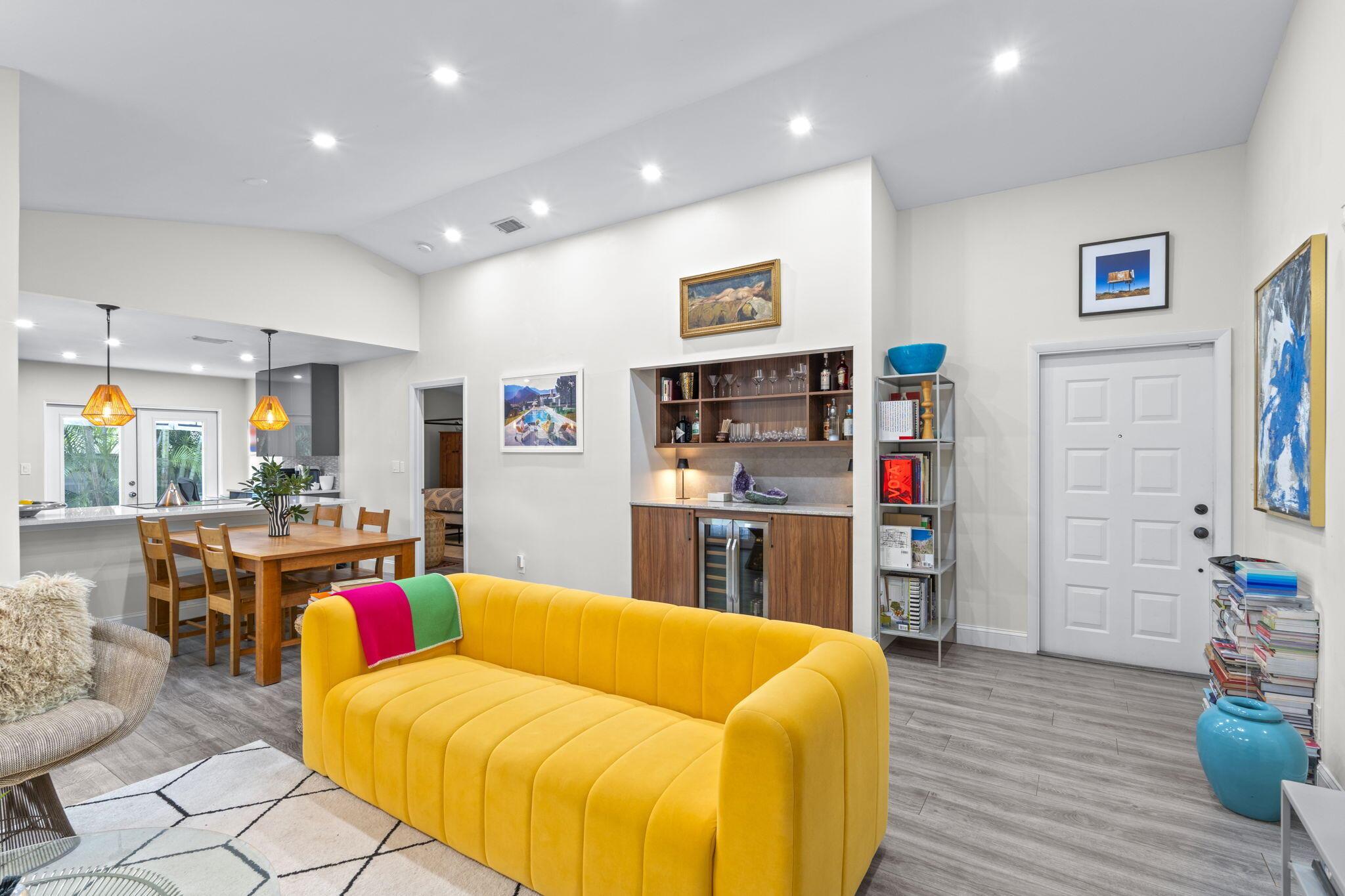 BEDFORD MEWS AT WELLINGTO - Residential Lease