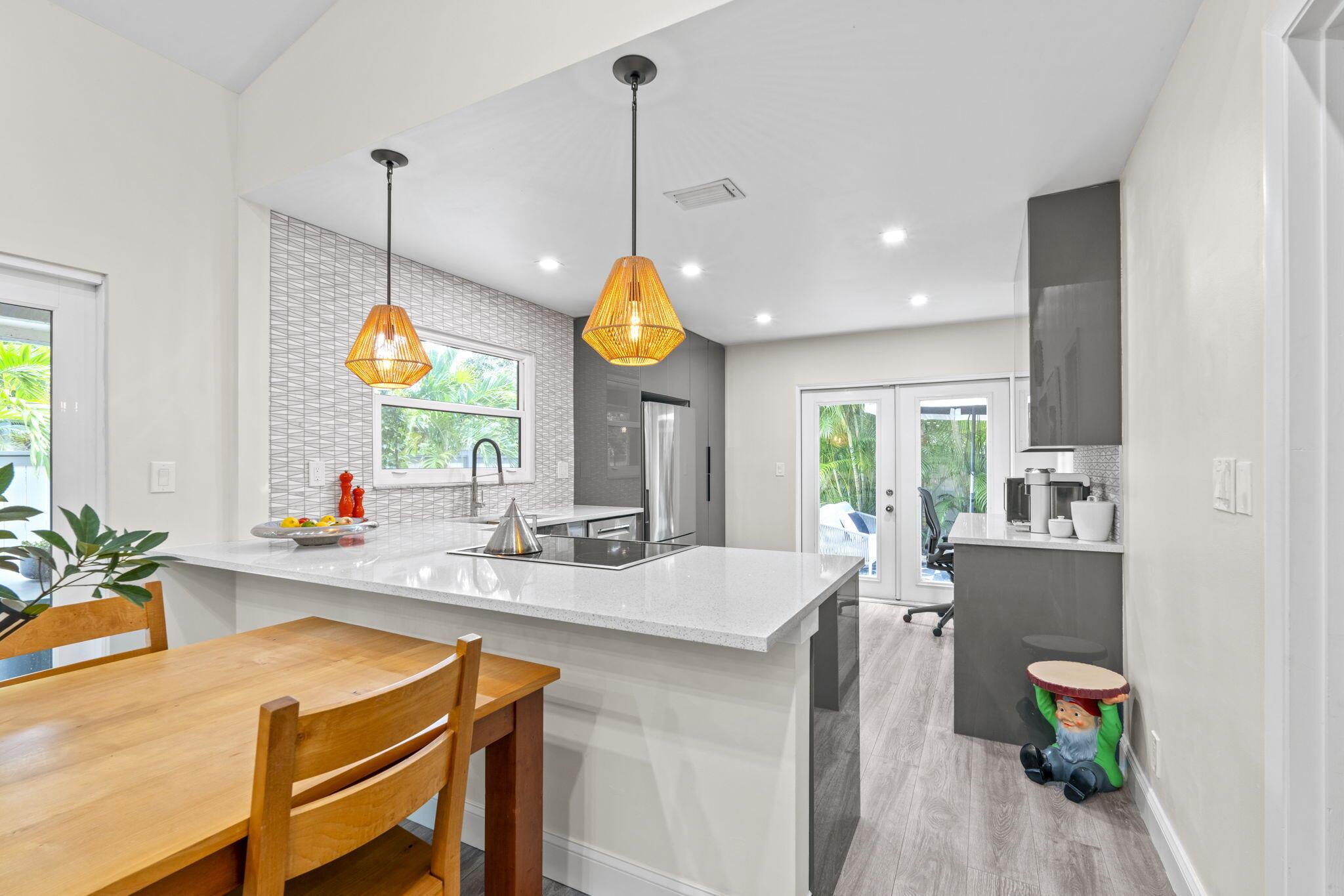 BEDFORD MEWS AT WELLINGTO - Residential Lease