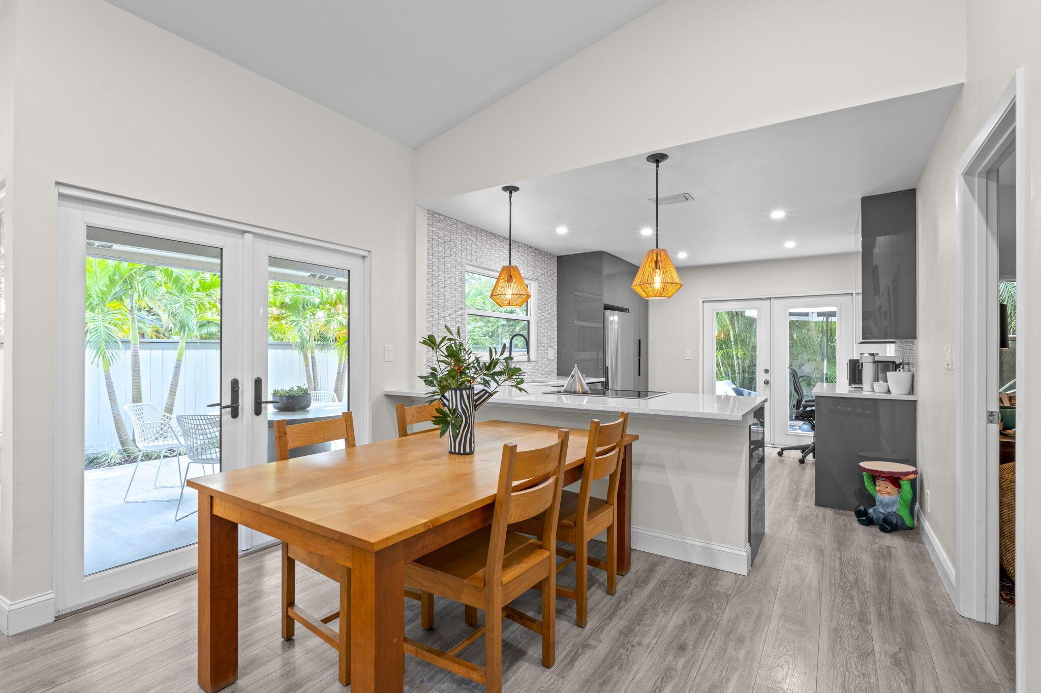 BEDFORD MEWS AT WELLINGTO - Residential Lease