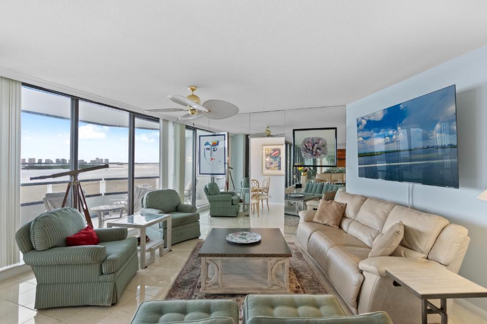 OLD PORT COVE LAKE POINT - Residential Lease