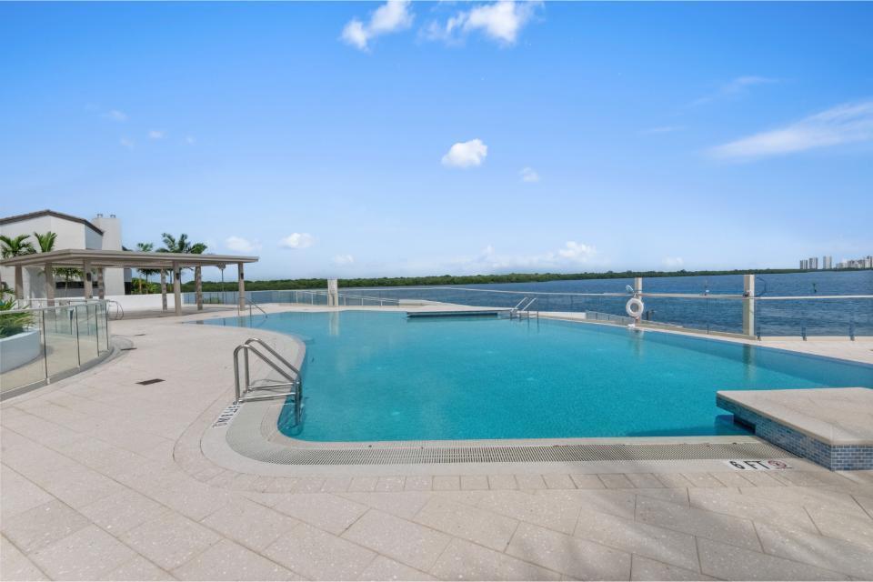 OLD PORT COVE LAKE POINT - Residential Lease