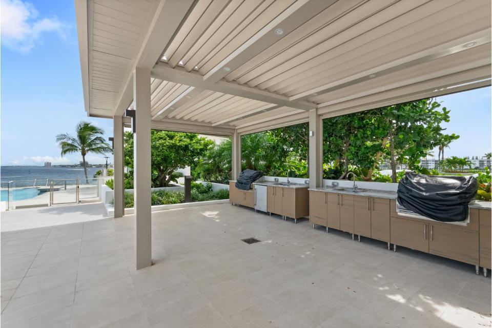 OLD PORT COVE LAKE POINT - Residential Lease