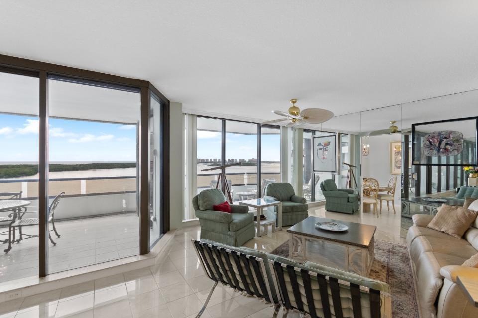 OLD PORT COVE LAKE POINT - Residential Lease