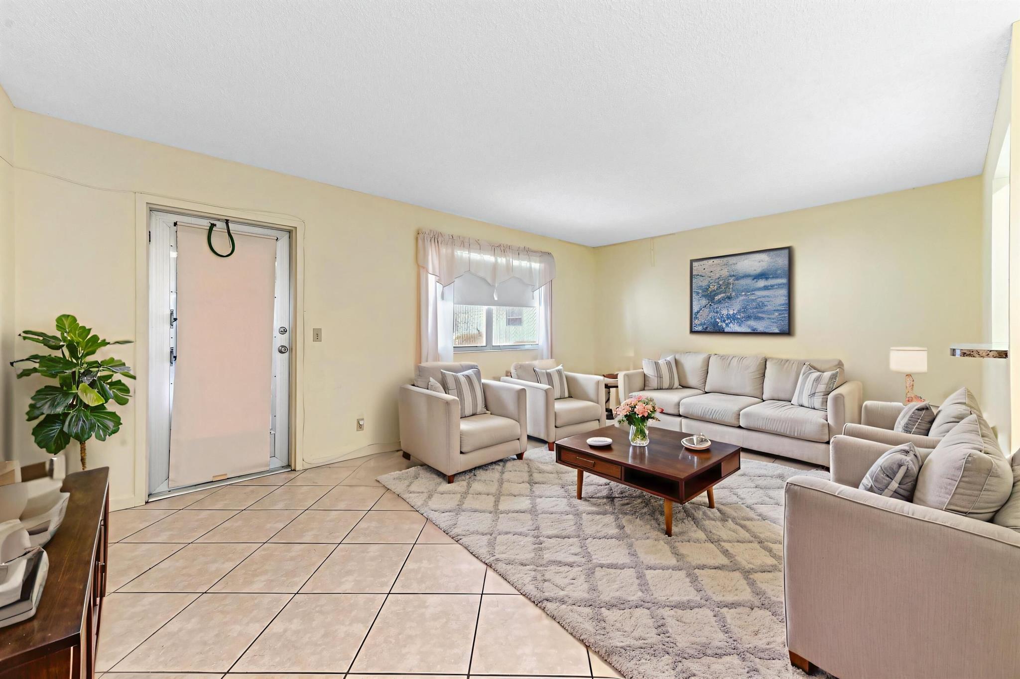 View photos, virtual tours, details... 206 Valencia I