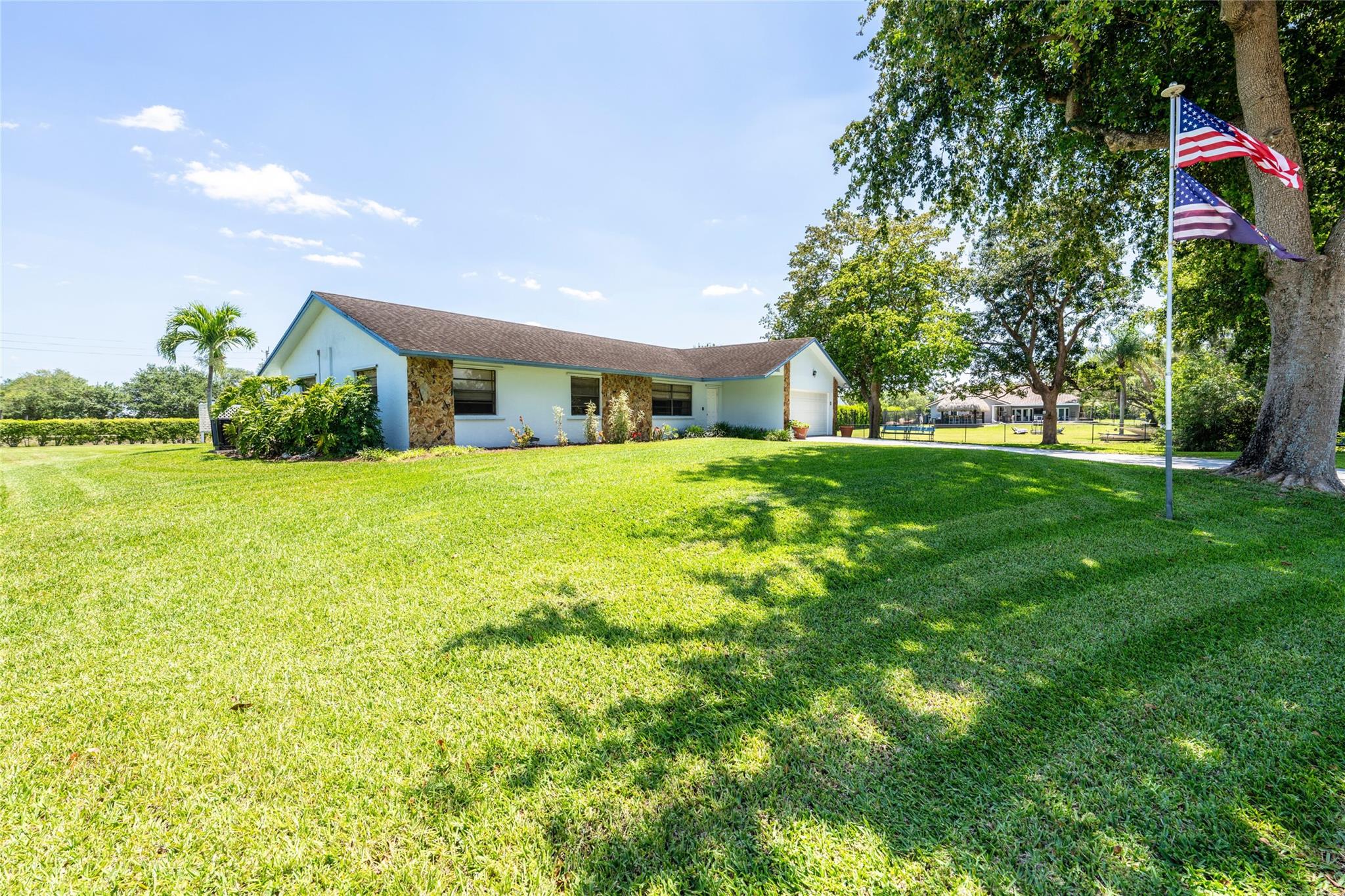 D & M ACRES/FLA FRUITLANDS - Residential