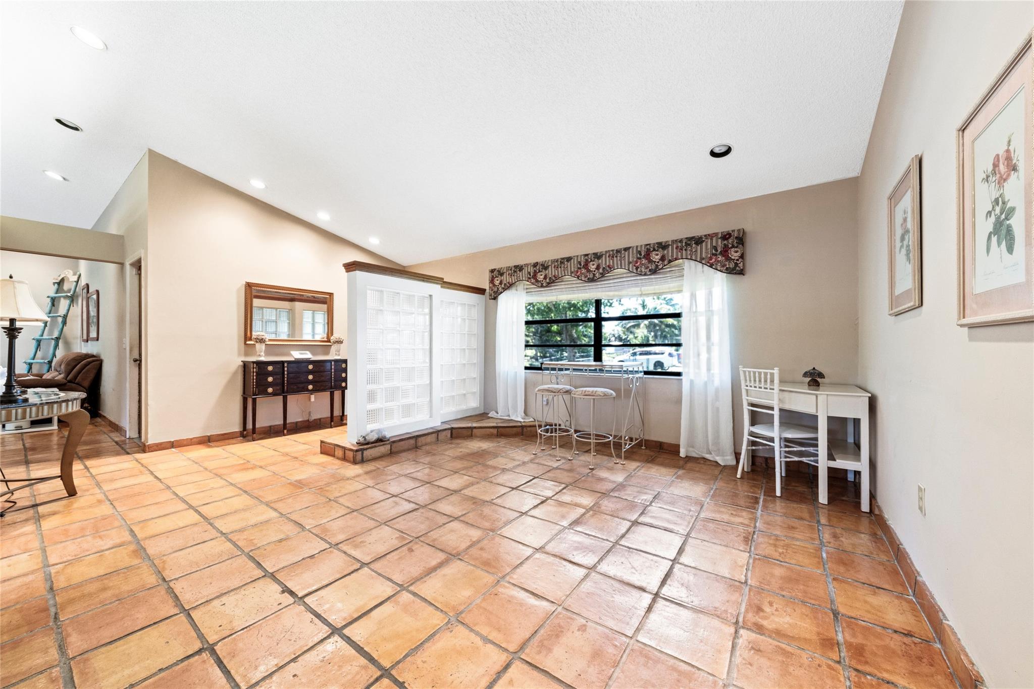 D & M ACRES/FLA FRUITLANDS - Residential