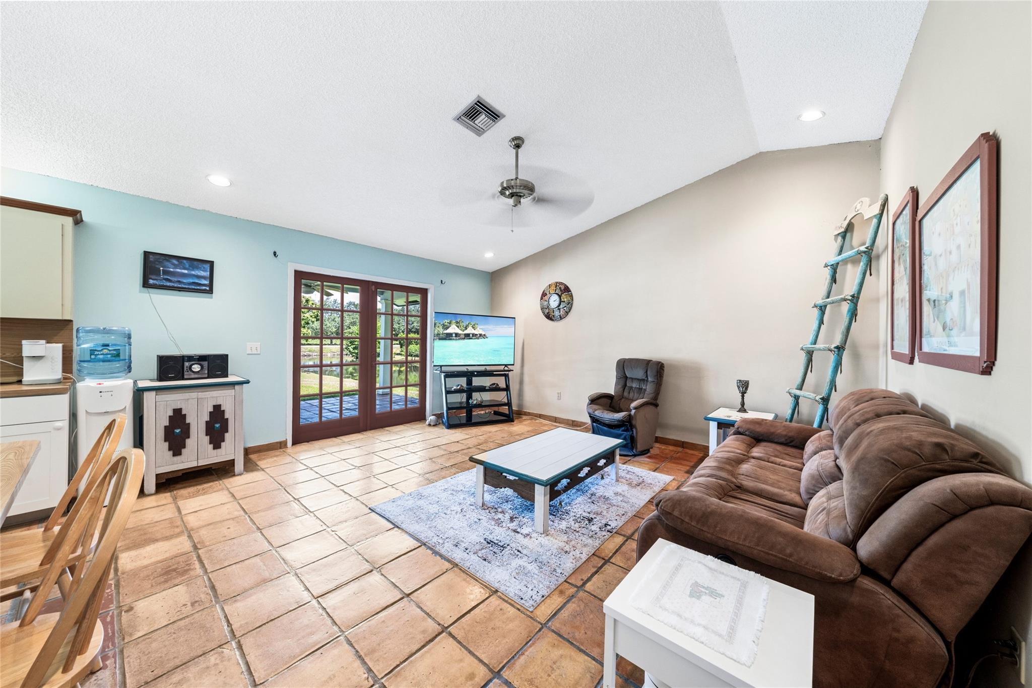 D & M ACRES/FLA FRUITLANDS - Residential