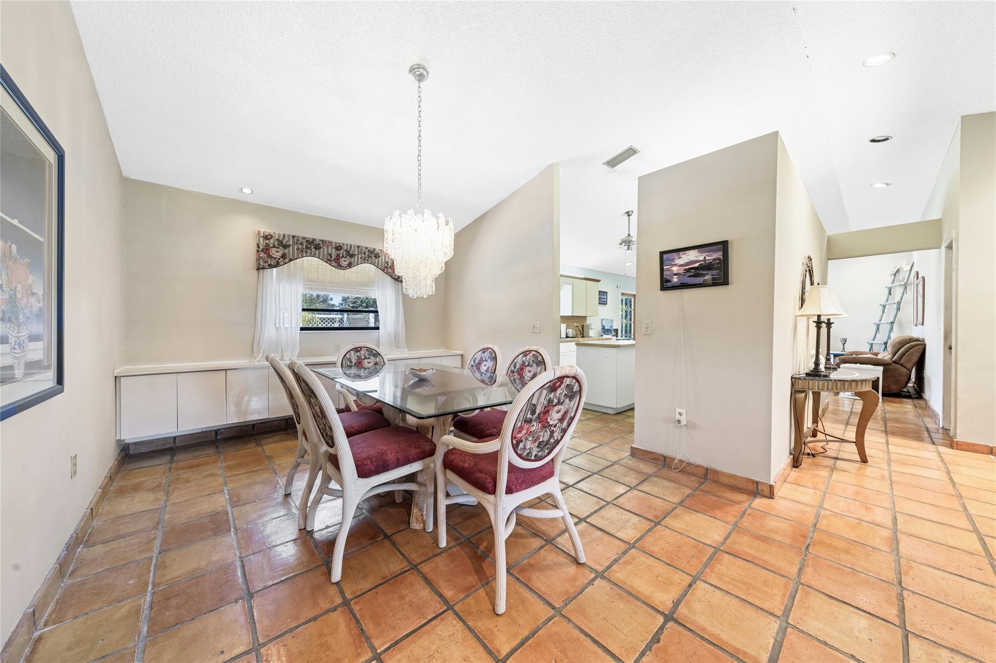 D & M ACRES/FLA FRUITLANDS - Residential