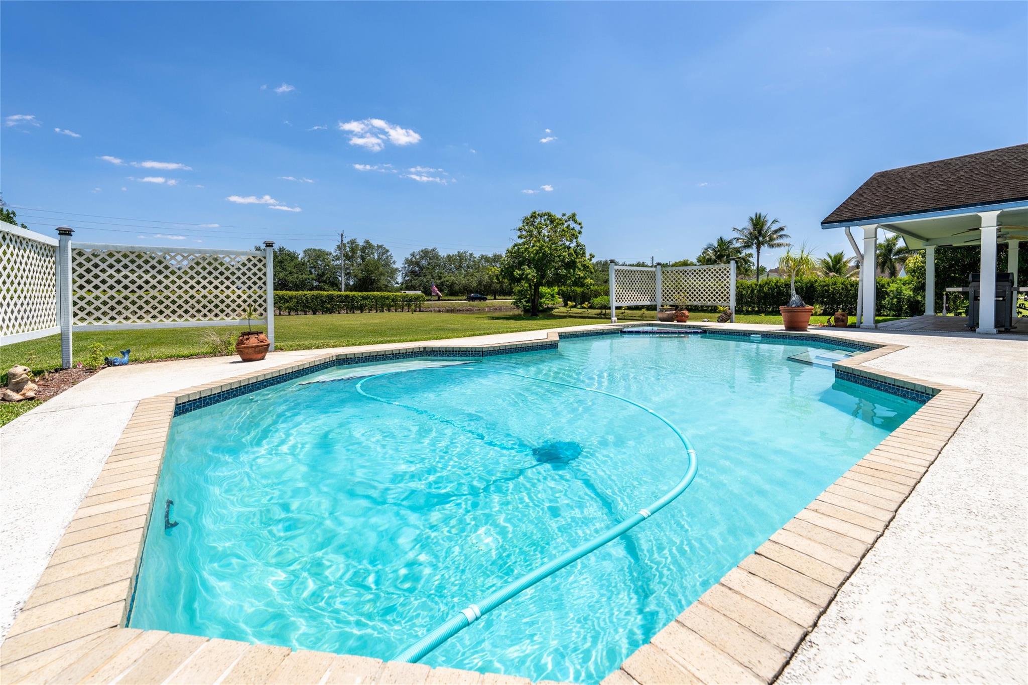 D & M ACRES/FLA FRUITLANDS - Residential