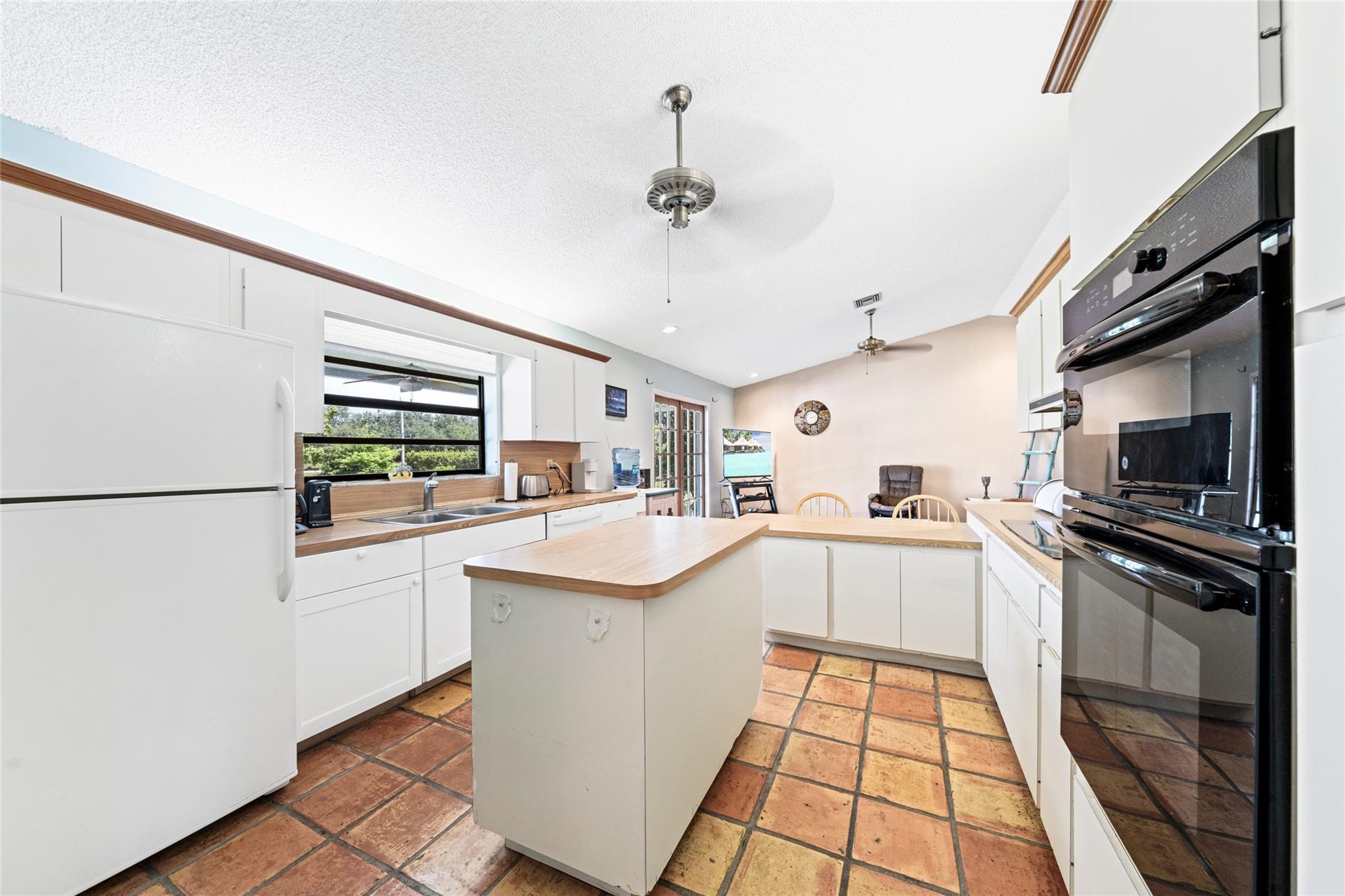 D & M ACRES/FLA FRUITLANDS - Residential