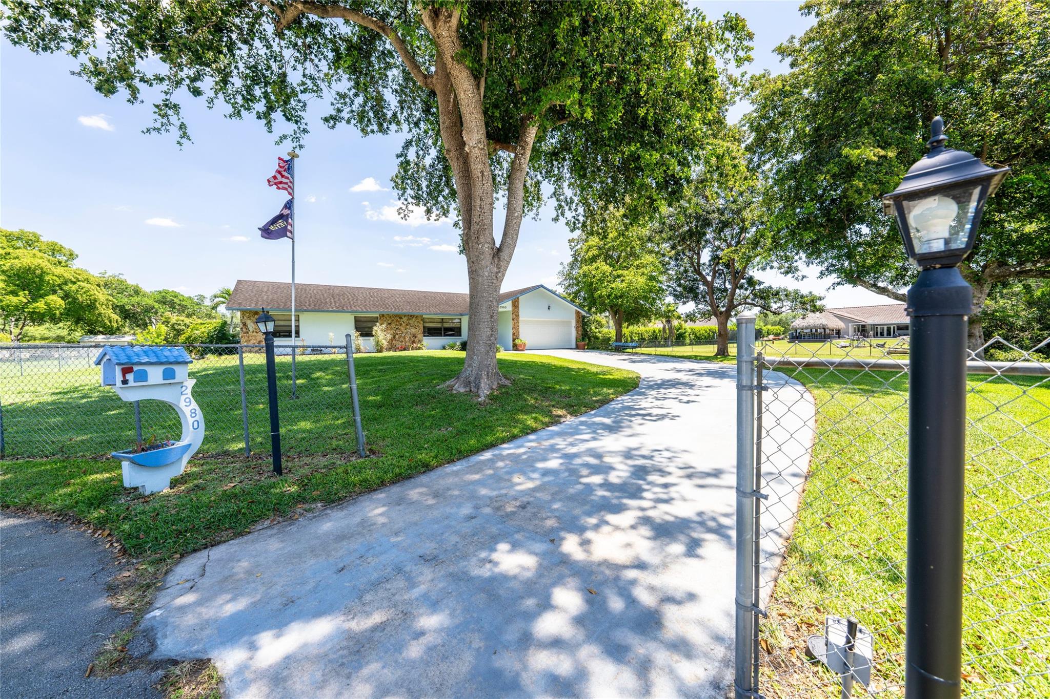 D & M ACRES/FLA FRUITLANDS - Residential