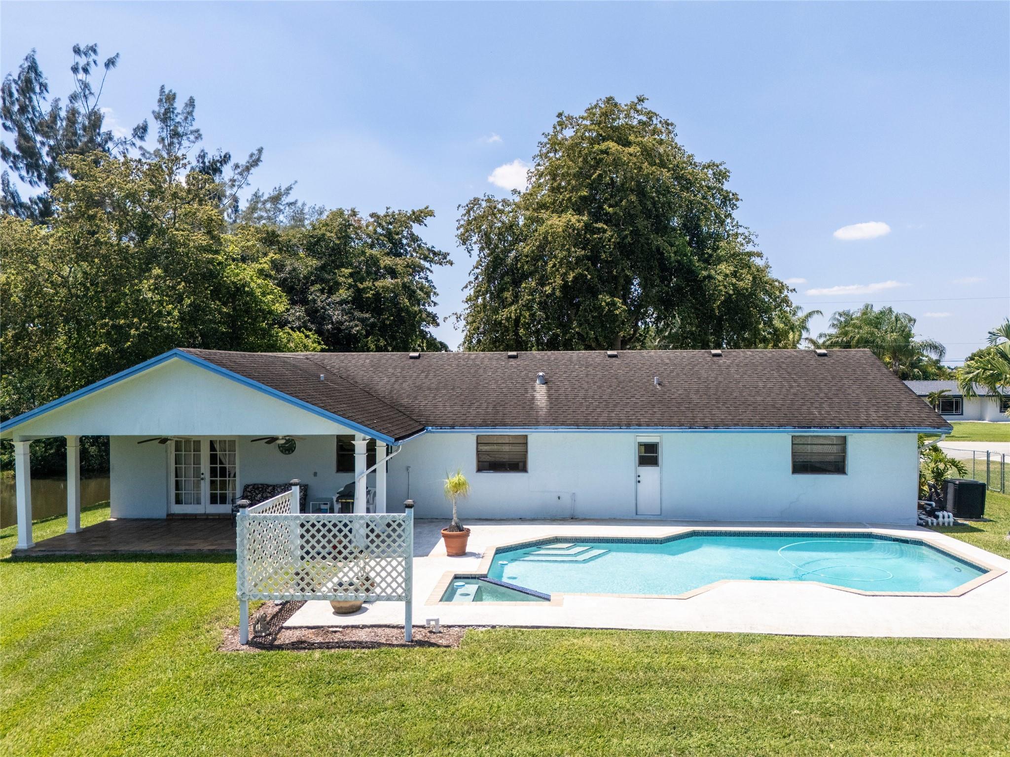 D & M ACRES/FLA FRUITLANDS - Residential