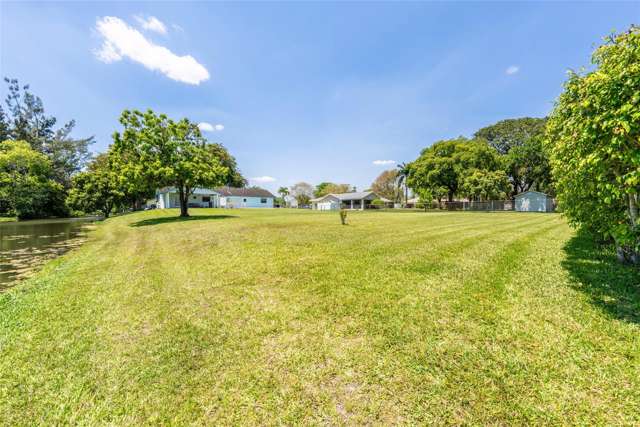 D & M ACRES/FLA FRUITLANDS - Residential
