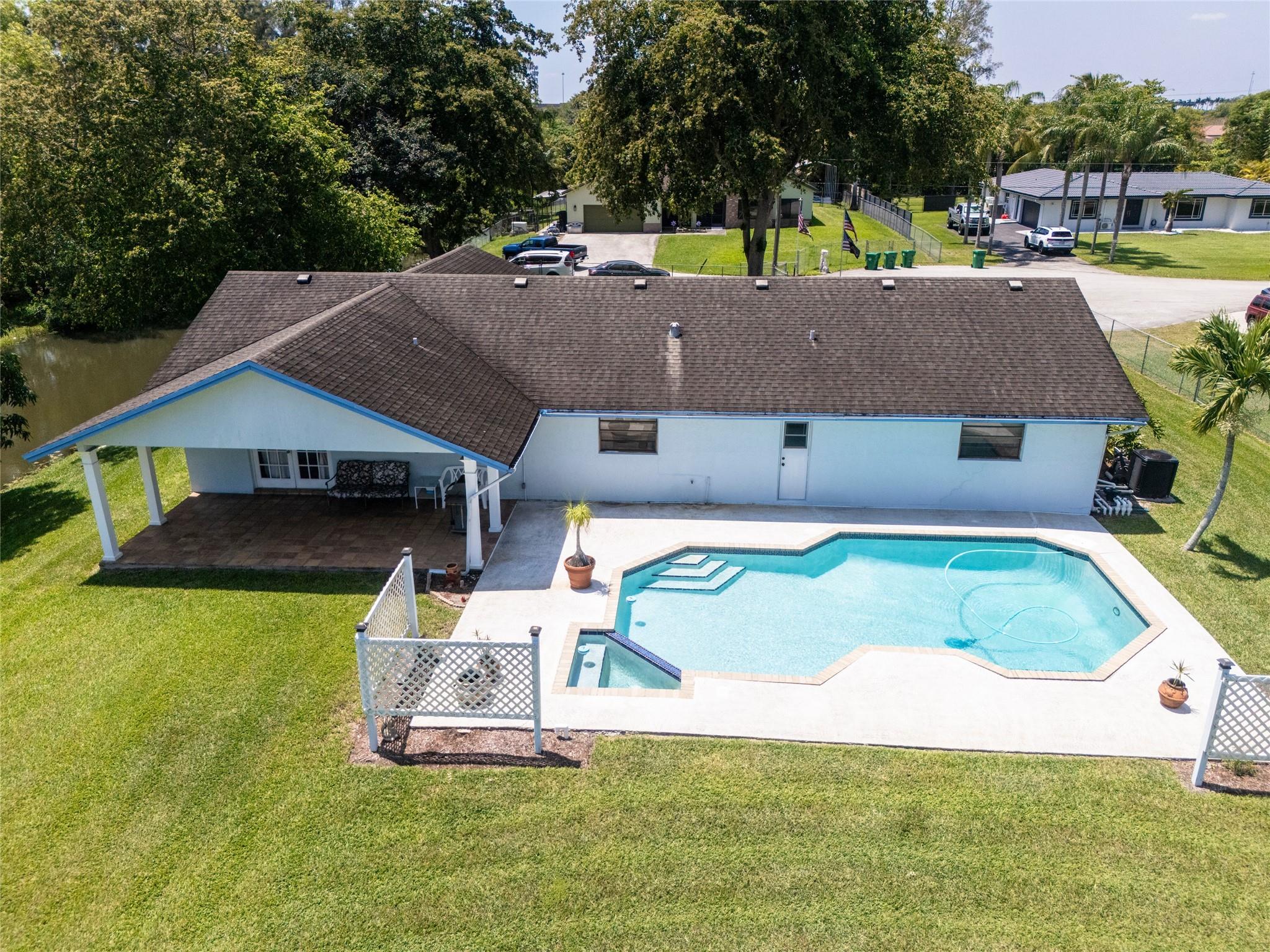D & M ACRES/FLA FRUITLANDS - Residential