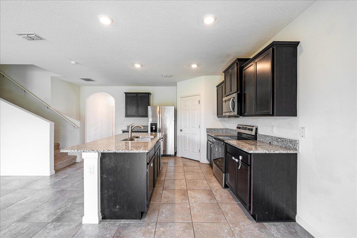 TRADITION PLAT NO 20 - TH - Residential Lease
