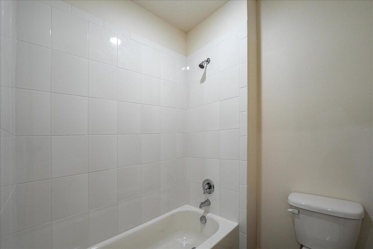 TRADITION PLAT NO 20 - TH - Residential Lease
