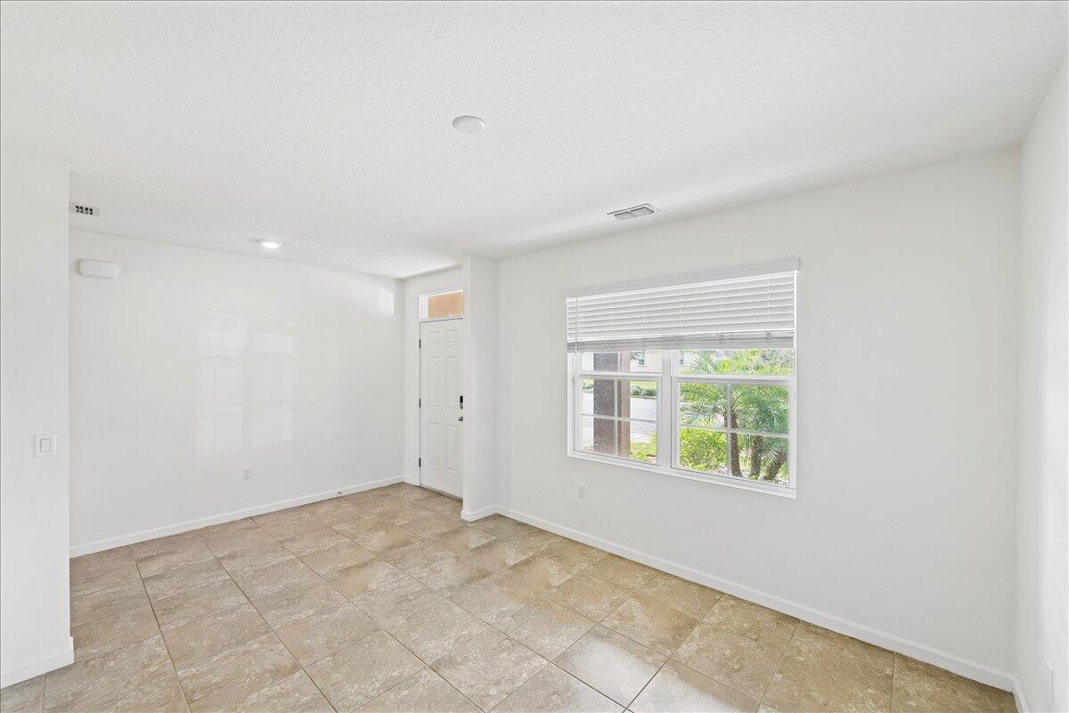 TRADITION PLAT NO 20 - TH - Residential Lease