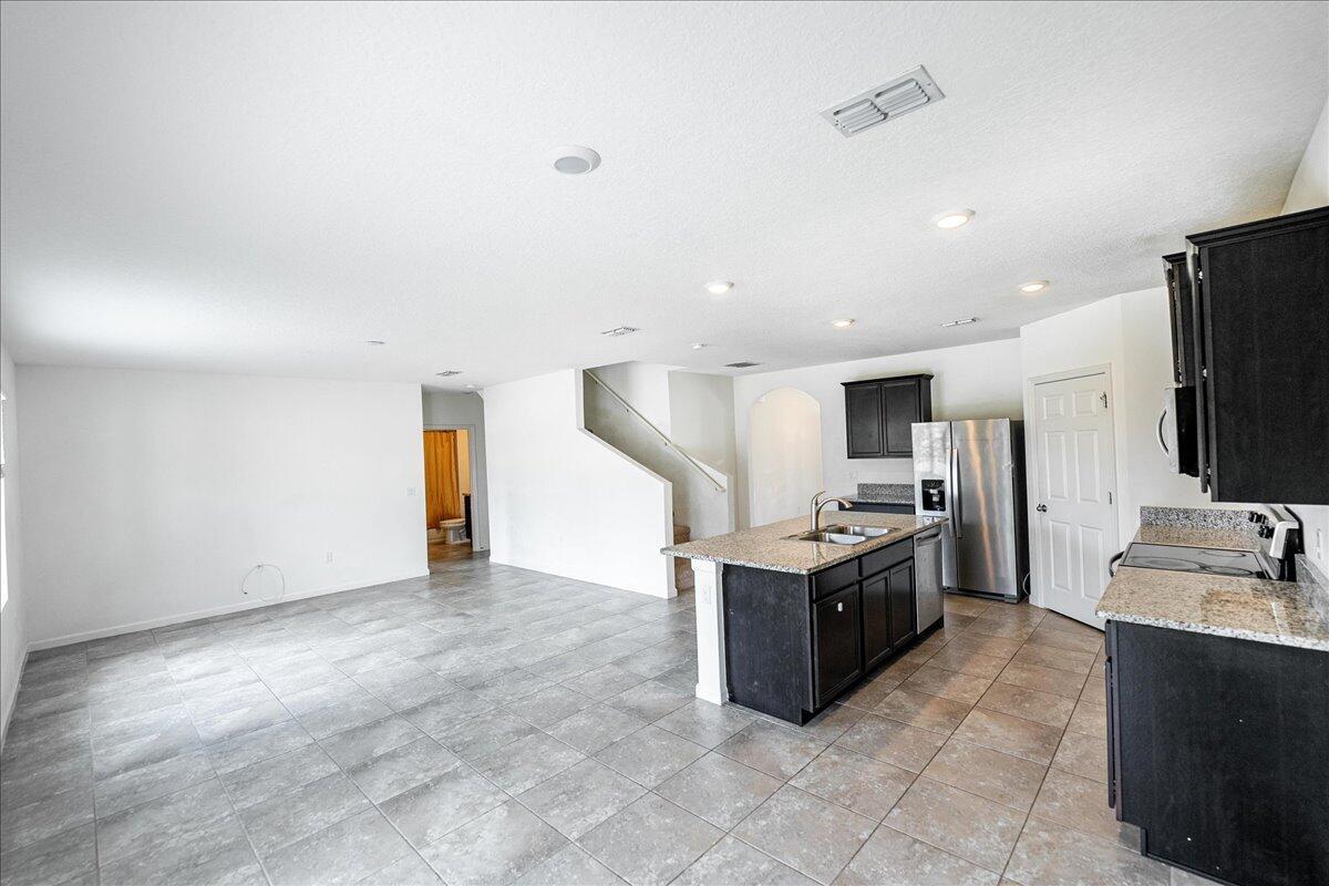 TRADITION PLAT NO 20 - TH - Residential Lease