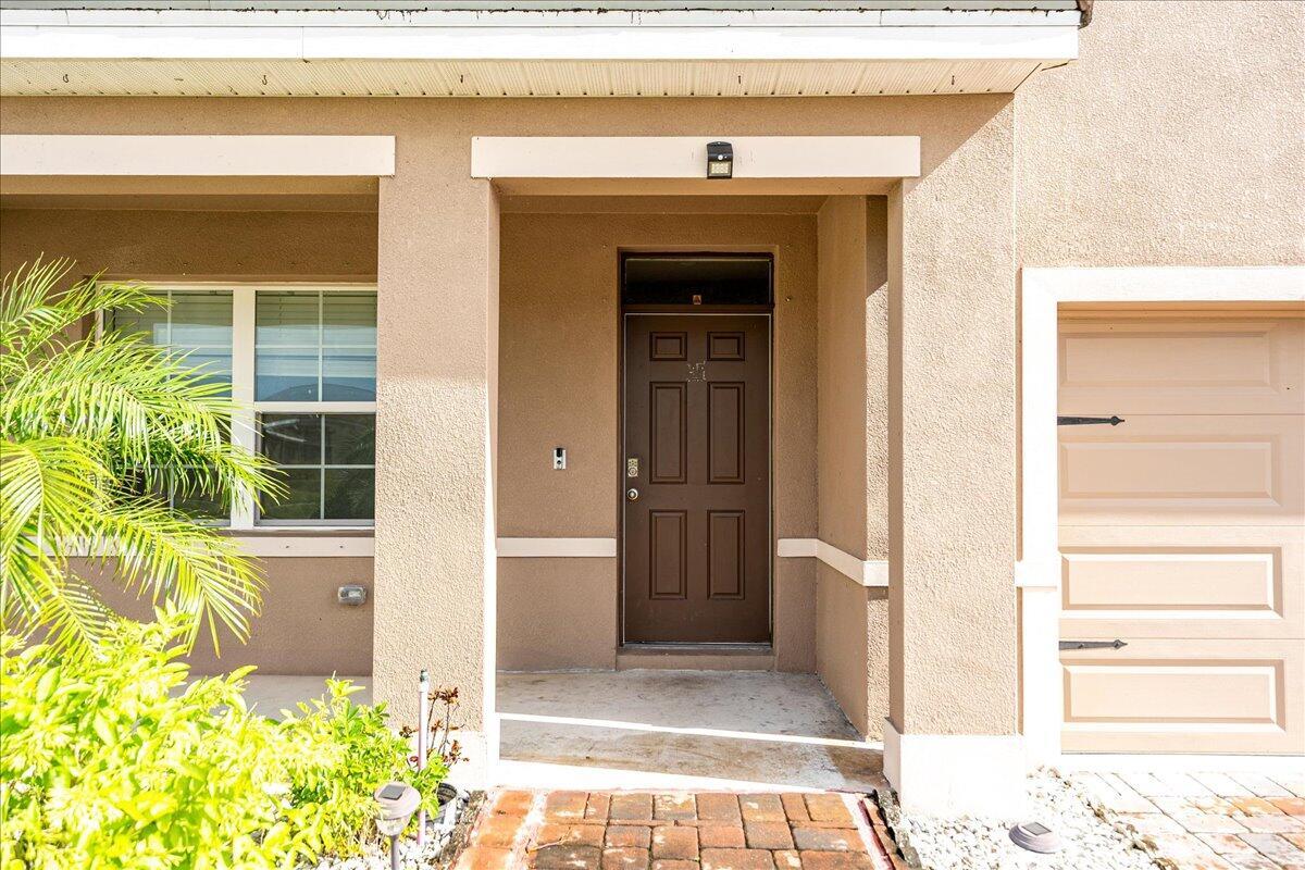 TRADITION PLAT NO 20 - TH - Residential Lease