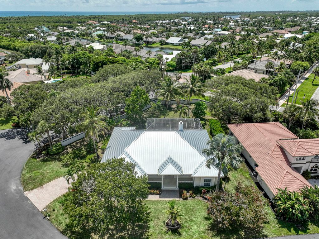 Photo of 8196 SE Governors Way, Hobe Sound, FL 33455 (MLS # R11008707)