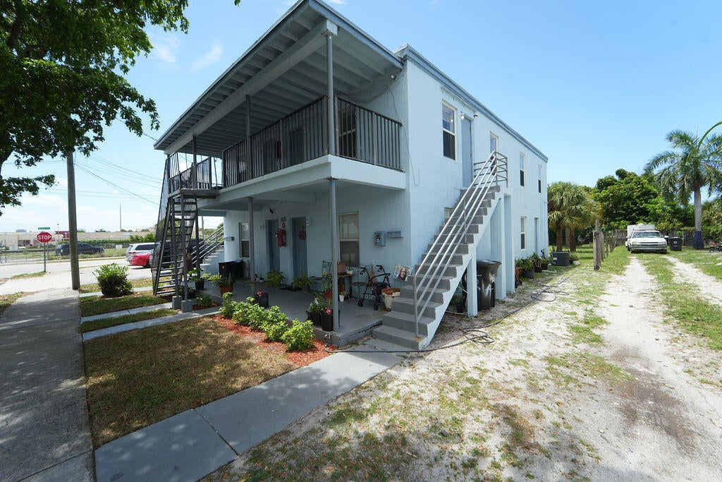 Photo of 1021 14th Street, West Palm Beach, FL 33401 (MLS # B26037661)
