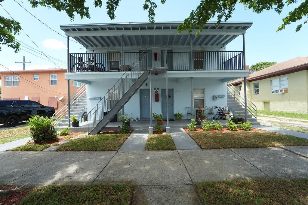 Photo of 1021 14th Street, West Palm Beach, FL 33401 (MLS # B26037661)