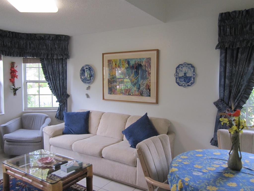 EMERALD POINTE - Residential Lease