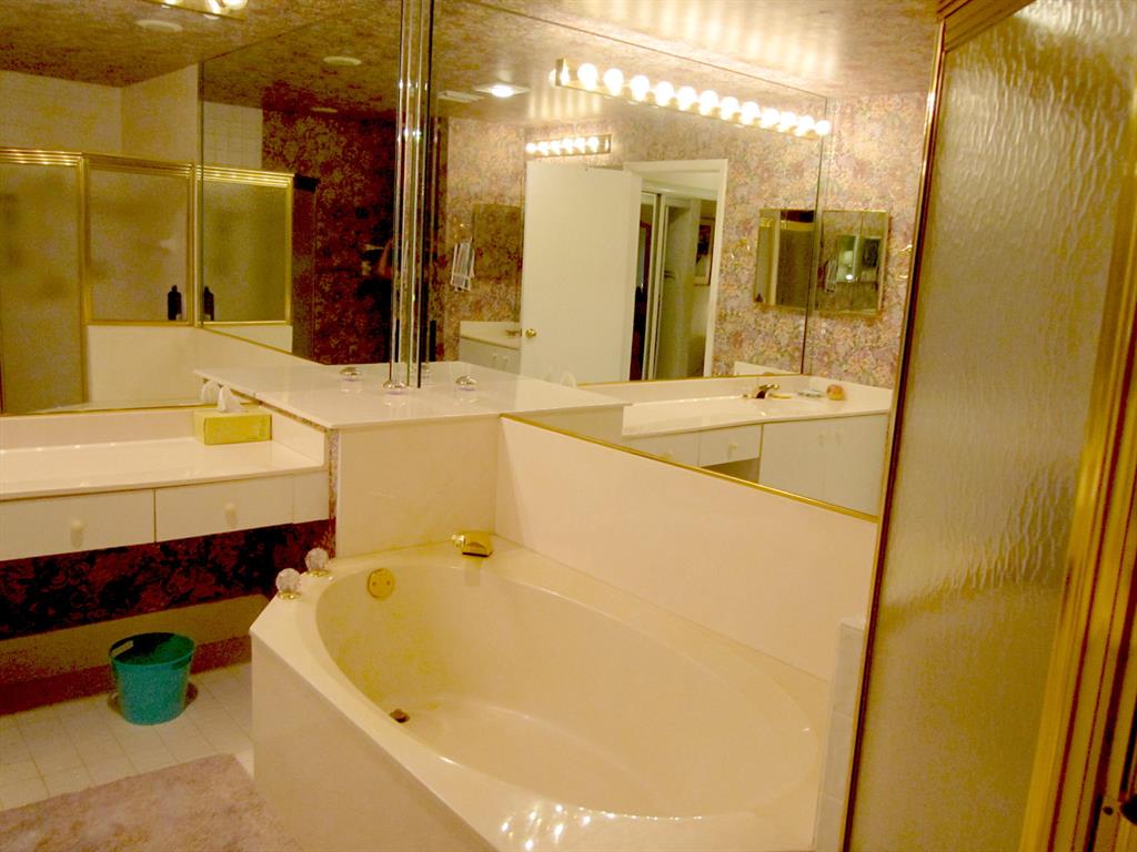 EMERALD POINTE - Residential Lease