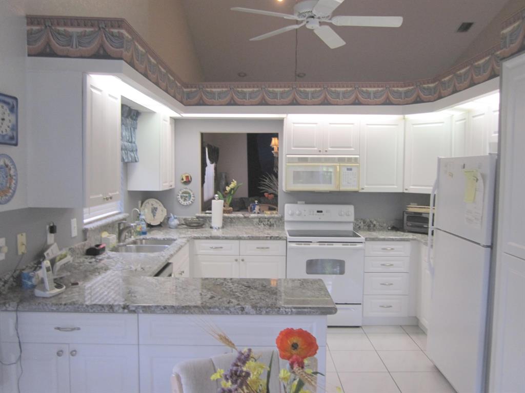 EMERALD POINTE - Residential Lease