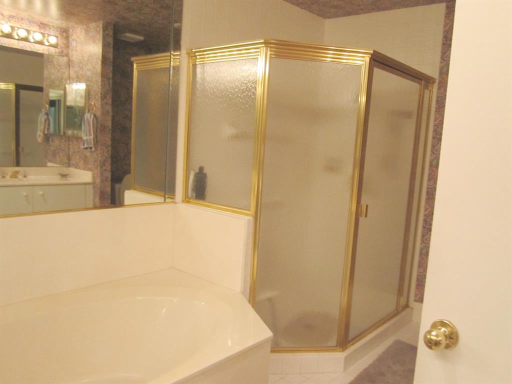 EMERALD POINTE - Residential Lease