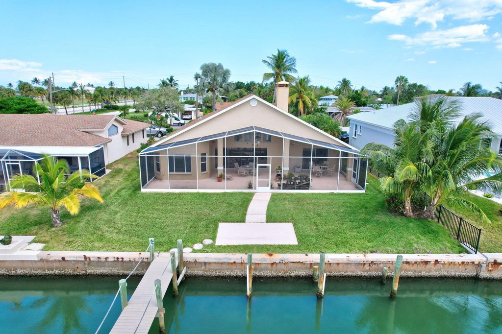 Photo of 1705 Bayshore Drive, Fort Pierce, FL 34949 (MLS # R10920474)
